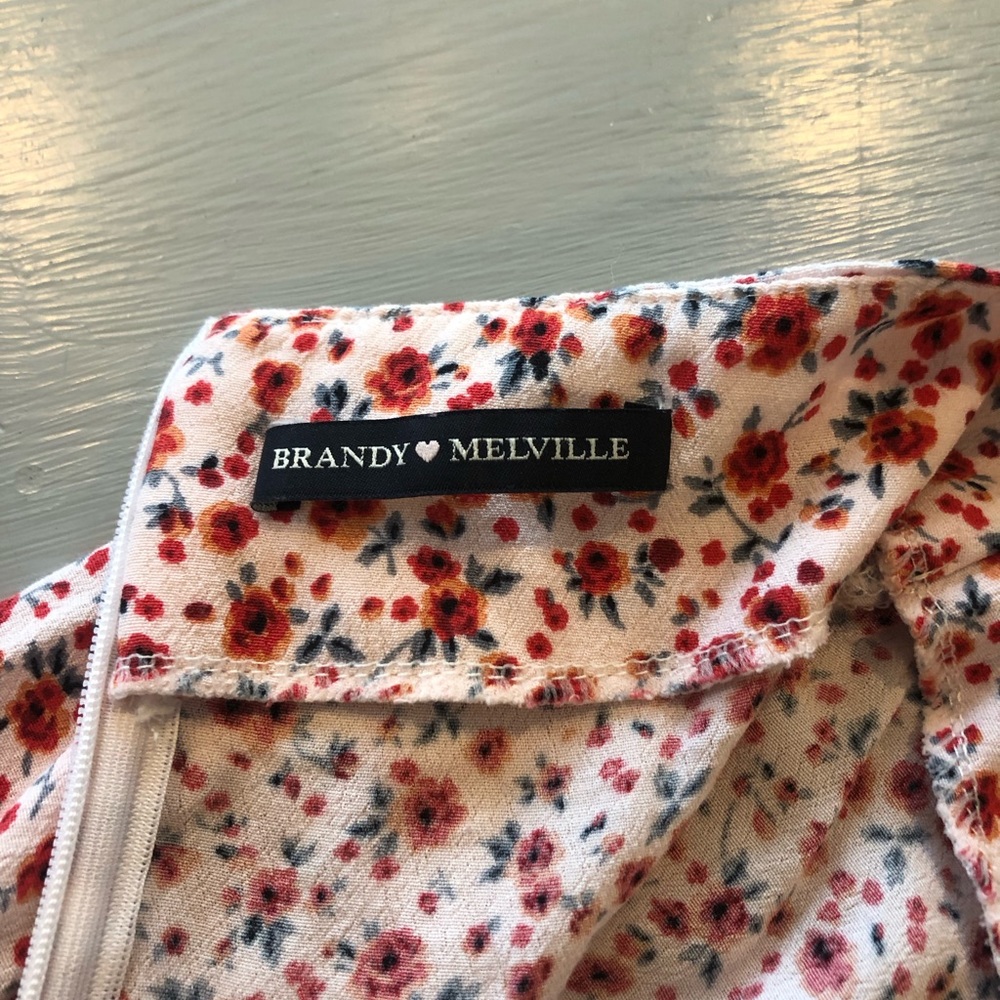 Brandy Melville floral skirt - Picture 2 of 3